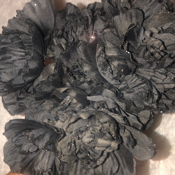 Black roses - Picture 2 of 3